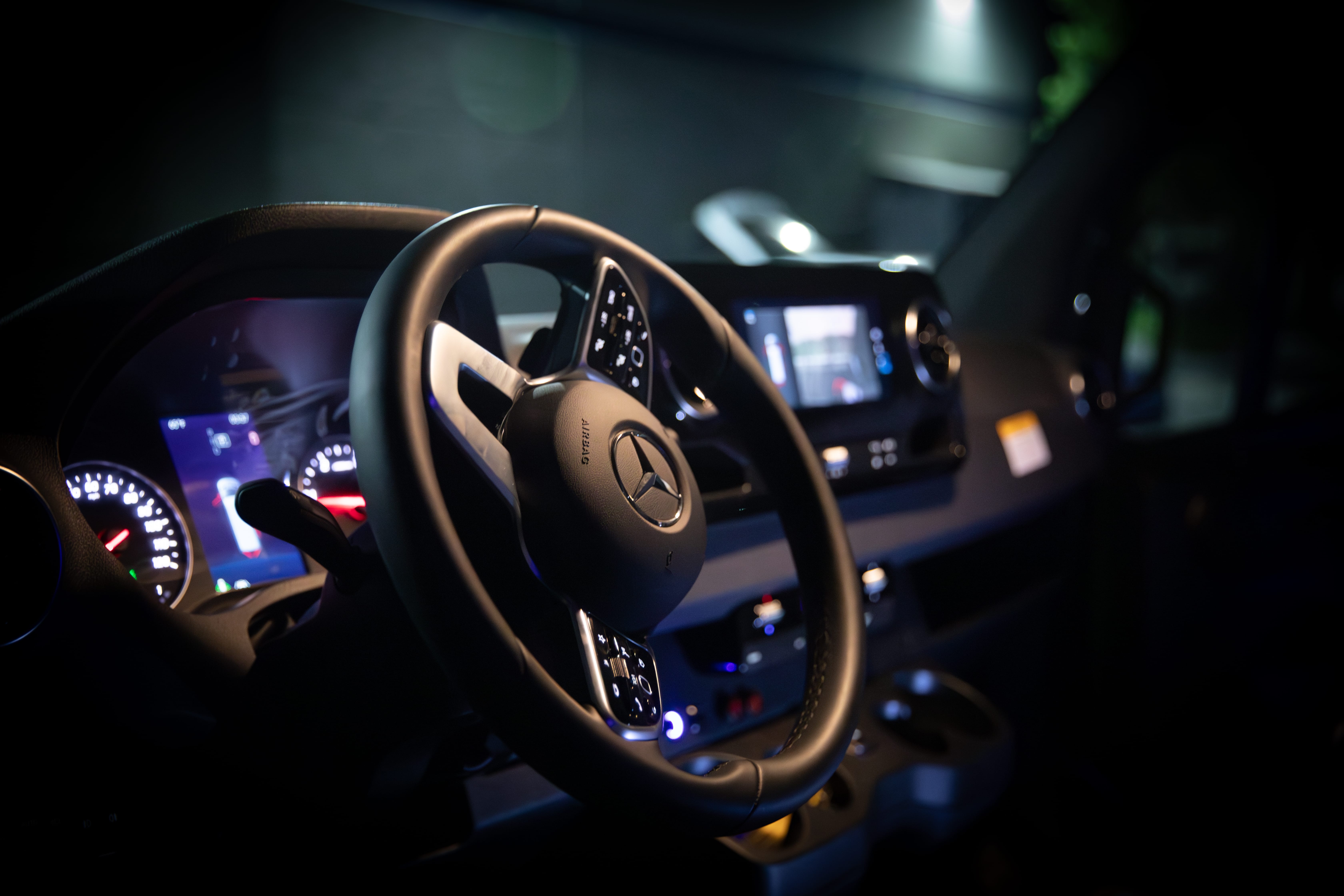 MERCEDEZ-BENZ SPRINTER 3500 AWD 14 PASSENGER Image 34